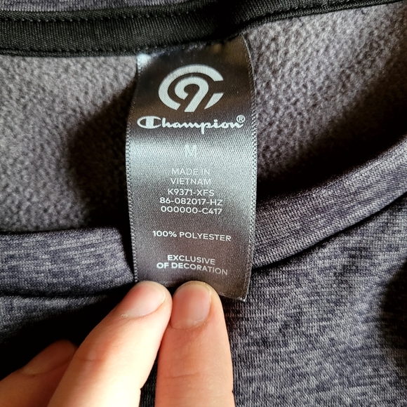 Champion Pull Over - Picture 4 of 4